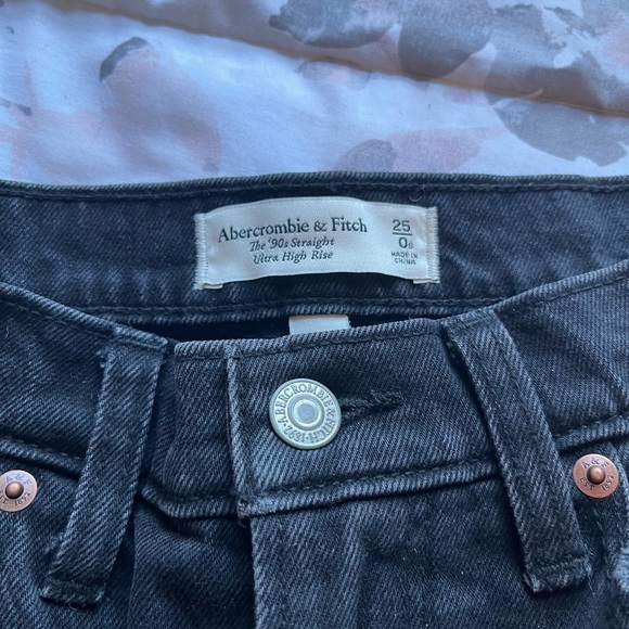 SOLD - Abercrombie & Fitch Ultra High Rise Jeans - Black - Picture 3 of 3